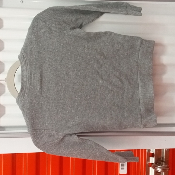 Boys old navy pullover sweater size 5T - Picture 2 of 2